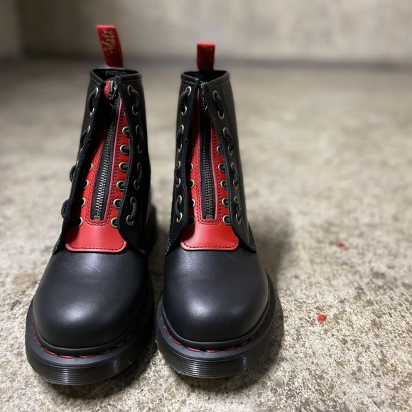 Dr.Martens 8ホール ブーツ 卯年限定