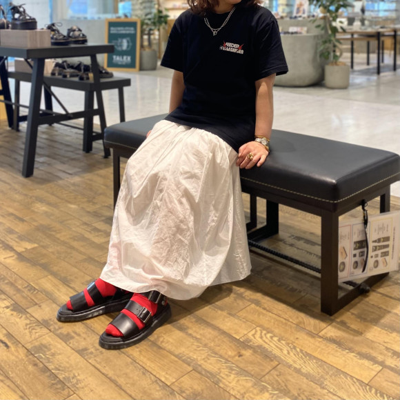 Don't get tired of Dr. Martens standard sandals! ★★ GRYPHON★★