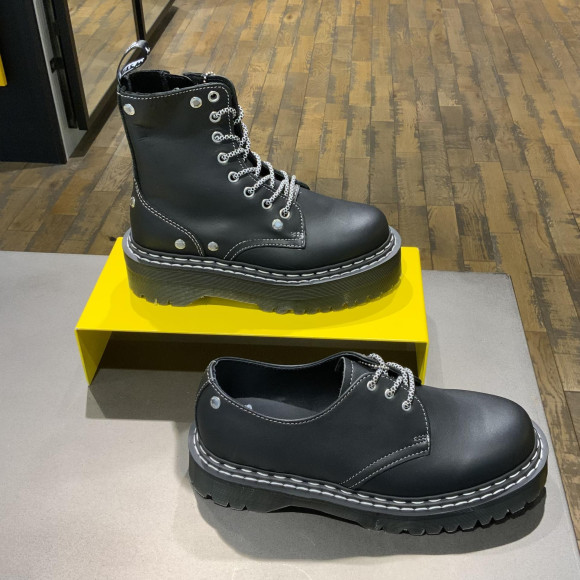 {Dr.Martens}ホワイトダブルステッチがかわいい！シューズ、ブーツ紹介！