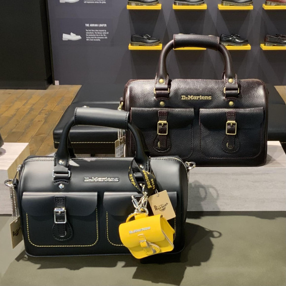 ★☆{Dr.Martens}☆★2WAYトップハンドルバッグの紹介！