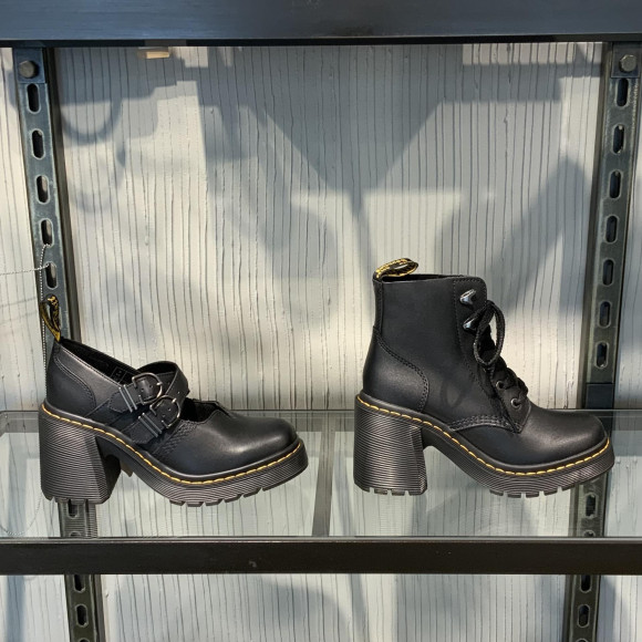 ★☆{Dr.Martens}☆★存在感抜群のヒールモデル☆