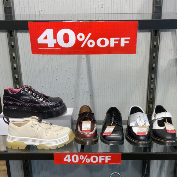 ★☆{Dr.Martens}☆★サマーセール開催中！最大40%OFF！！