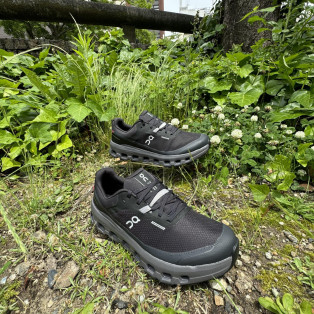 【On / オン】大人気 防水トレイルランニングシューズ！