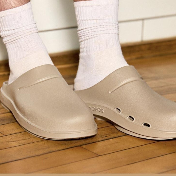 【OOFOS/ウーフォス】快適さ抜群！