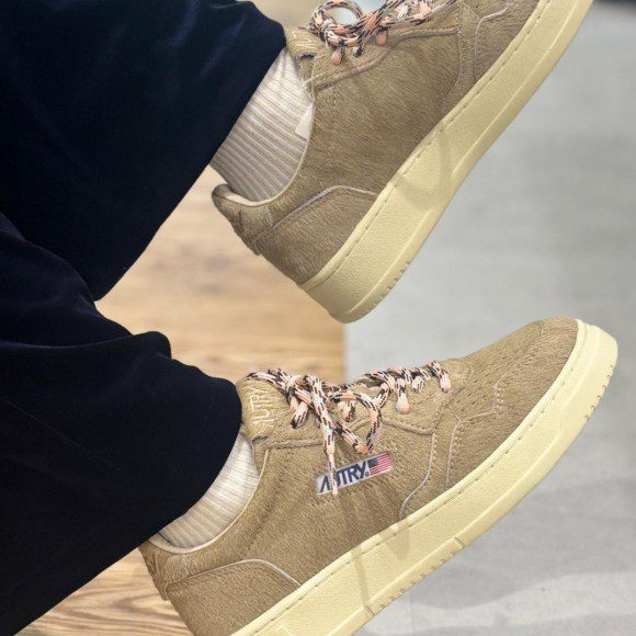 【AUTRY/オートリー】可愛いポニーヘア調スニーカー！