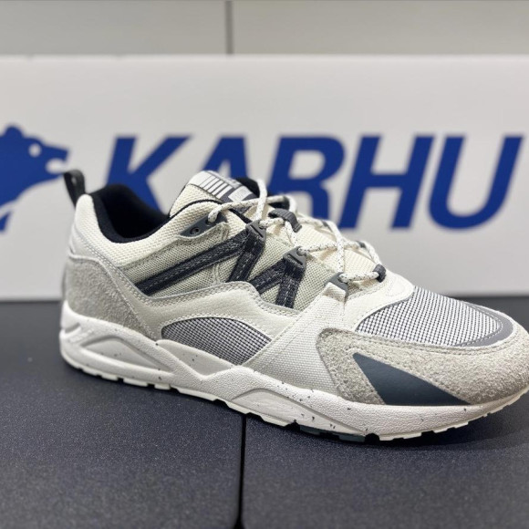 【KARHU/カルフ】希少な流通限定モデルが登場！！