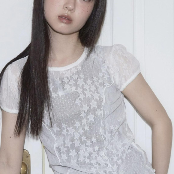 FANCY CLUB의 레이스에서 세련된.