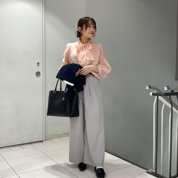 春のオフィスコーデ