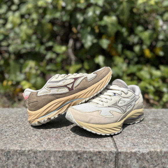 【WAVE RIDER β】 Directly managed store-limited color