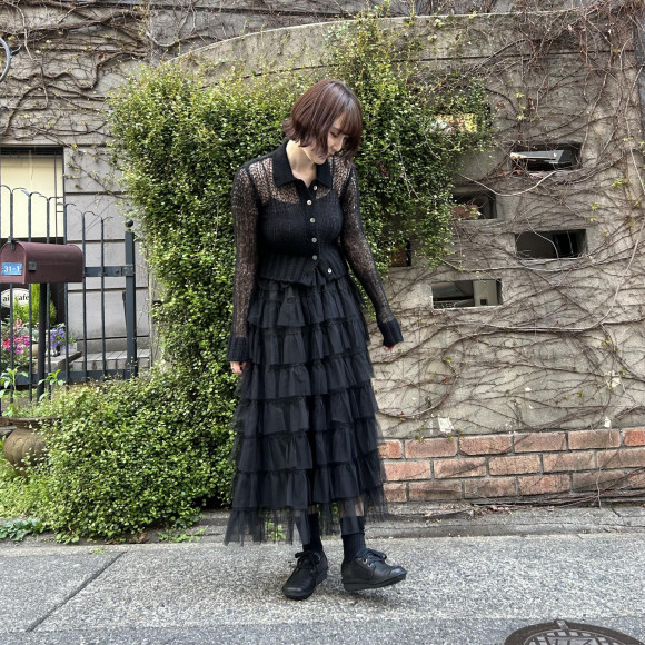 オールブラックでも個性を活かせます♪