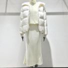 ダウンコートでAll White Styling