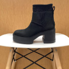 【UGG】这个时期非常活跃的一双!