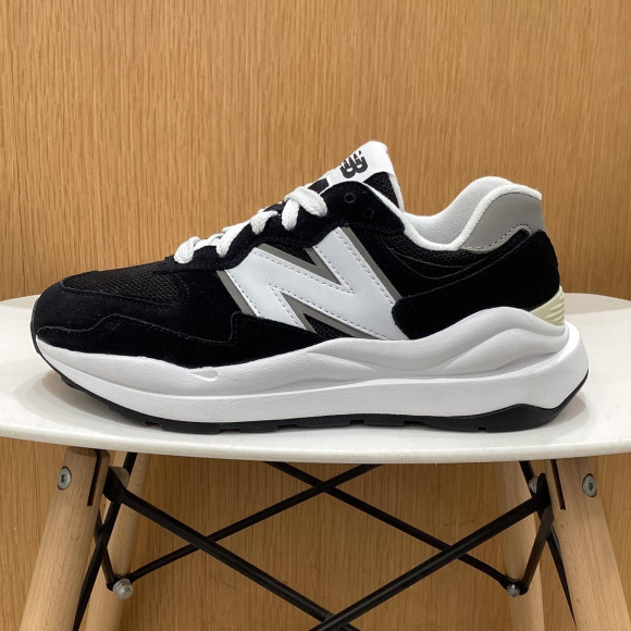 【NEW BALANCE】 The popular M5740.♡