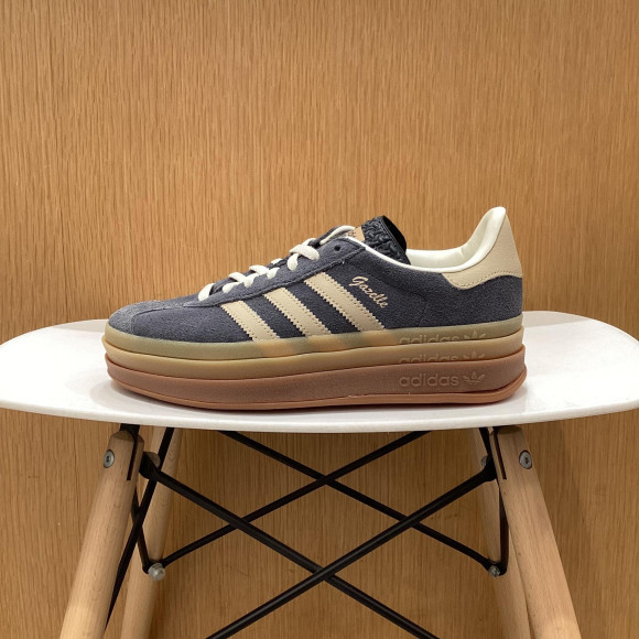 【adidas】 Go out wearing Atsushi bottom♡