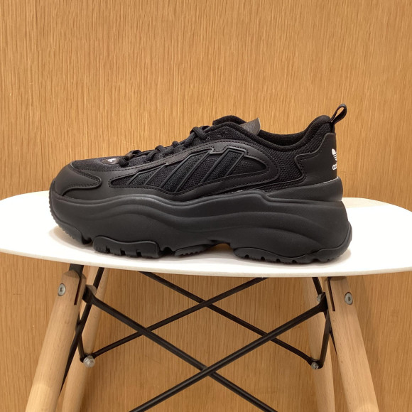 【adidas】 Oz Gaia (Oz Gaia)