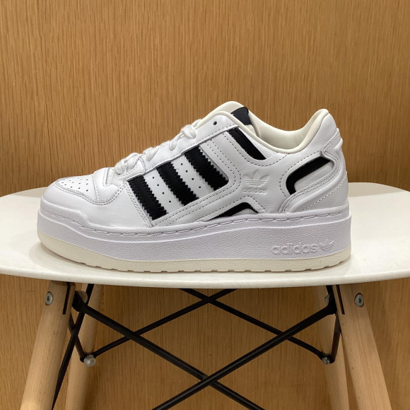 【adidas】 I want to stand out in the group!