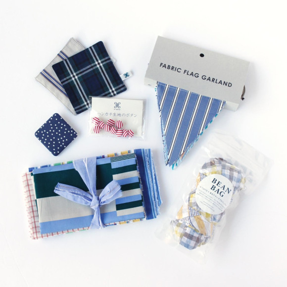 ■Goods for handkerchief fabric is on sale.