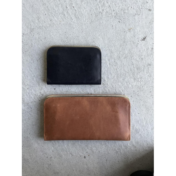 【新作】職人の技光る柔らかで上質なレザーを用いた薄型がま口財布