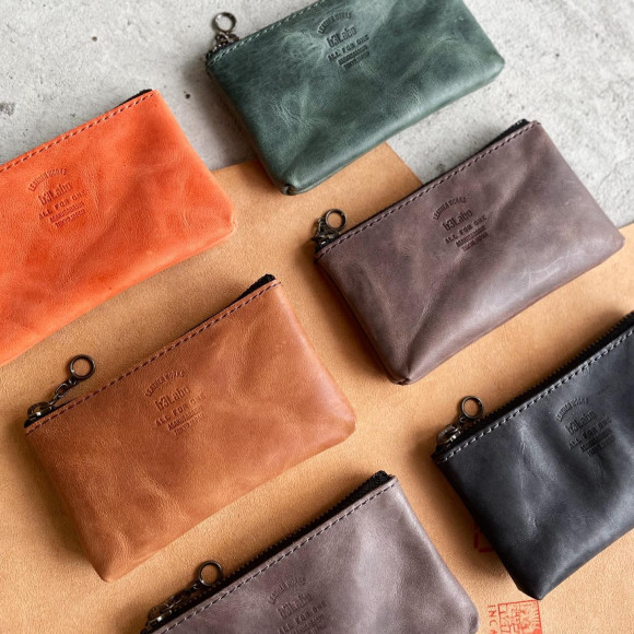 Genuine leather multi-porch with a palm size♪