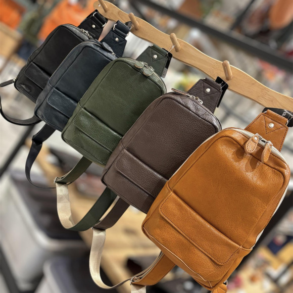 【再入荷】容量◎しっとり柔らかなボディバッグ