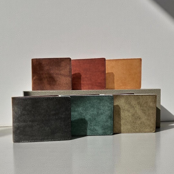 【クリスマスプレゼントに】大人っぽいイタリアンレザーの二つ折り財布