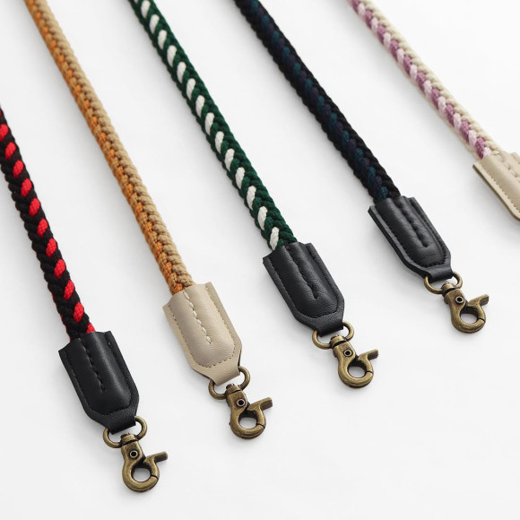 New color on the shoulder strap!