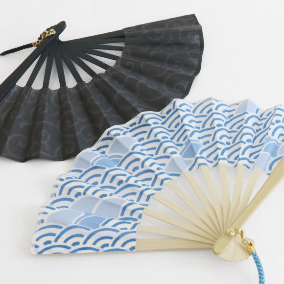 便於隨身攜帶的口袋大小的扇子☆