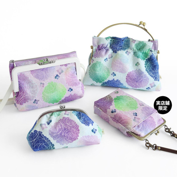 紫陽花增添色彩的心華花手水 