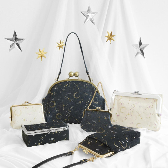 夏日夜空中無數閃爍的星星閃爍