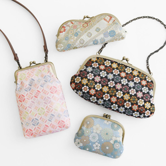 A new color appears in the retro cute brocade series!