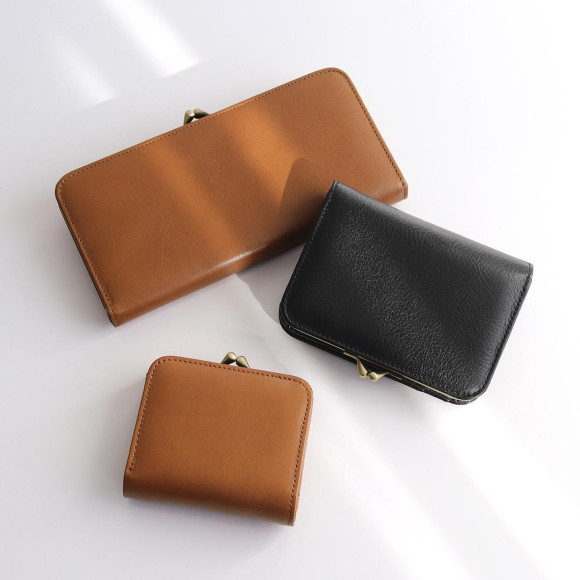 シンプル＆収納力が魅力の本革財布