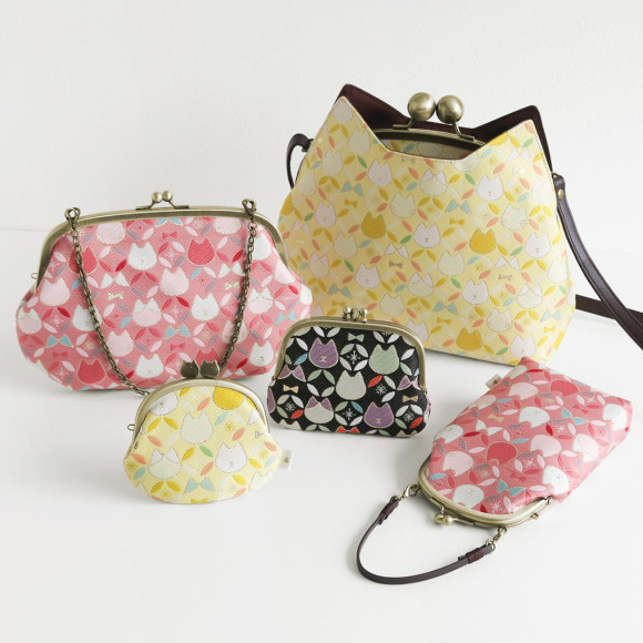 七宝柄に可愛いにゃんこのシルエット