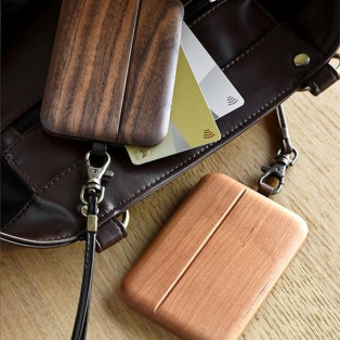 ICカードを収納したままタッチ決済「IC-PassCase Gentle」