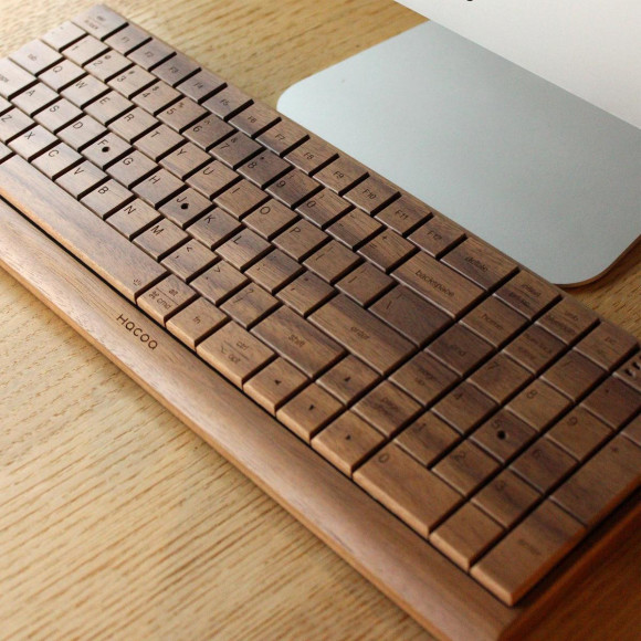 Full Ki-Board Wireless, a wooden keyboard that adds warmth around an inorganic computer