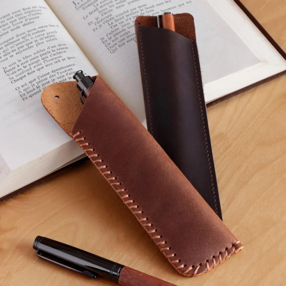 本革を使用した「レザーペンシース」