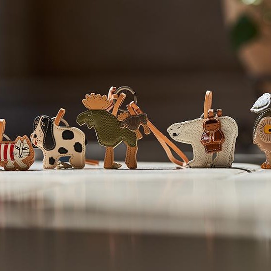 genten × Lisa Larson charm