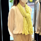 ナチュラルな風合いが楽しめるストール