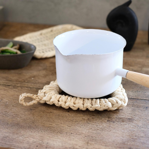 かるくて丈夫な「もろこし鍋敷き」