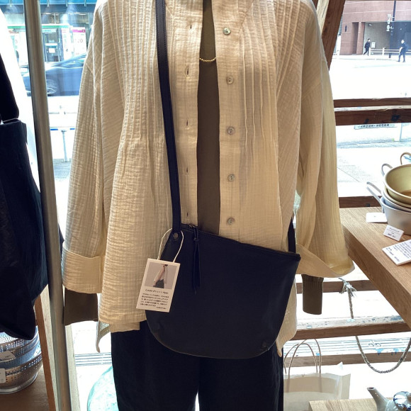 軽くて持ち歩きやすいポシェット