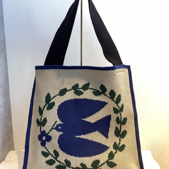 レトロなデザインのニットショルダーバッグ