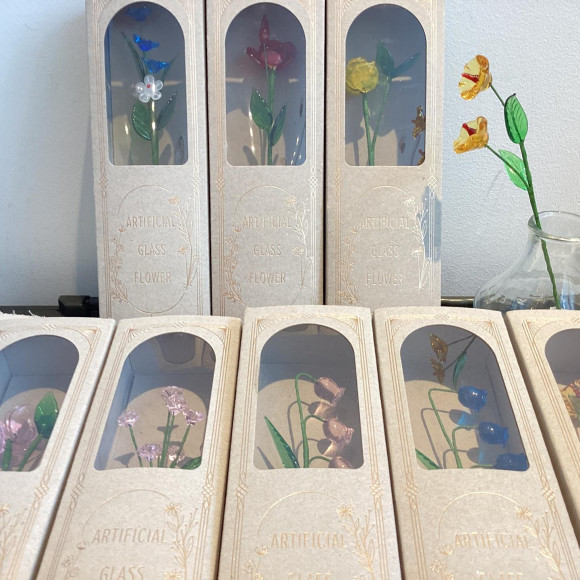 入荷しました！「ガラスのお花」