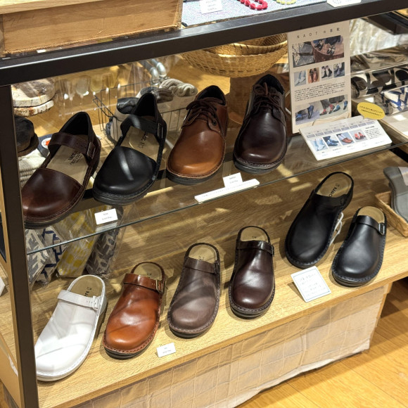 春のお出かけに　NAOTの革靴