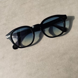 MOSCOT 