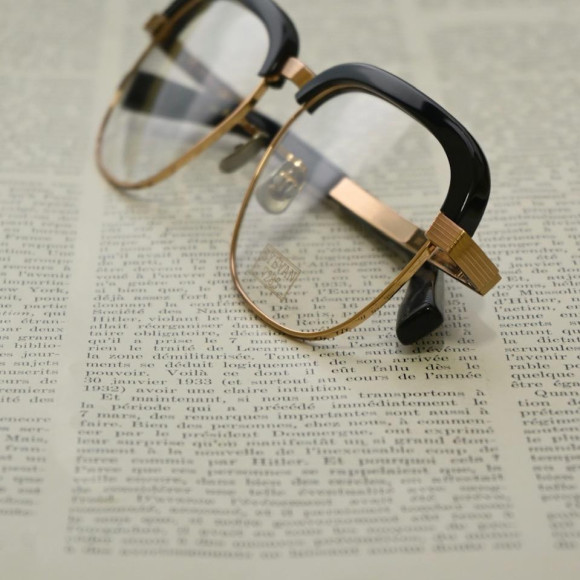 時代を越えて復元されたGerman Vintage【EYEVAN 7285　650】