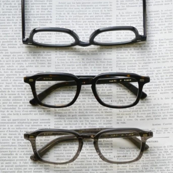 都会的なレクタングルシェイプ。【EYEVAN　ALLEN】