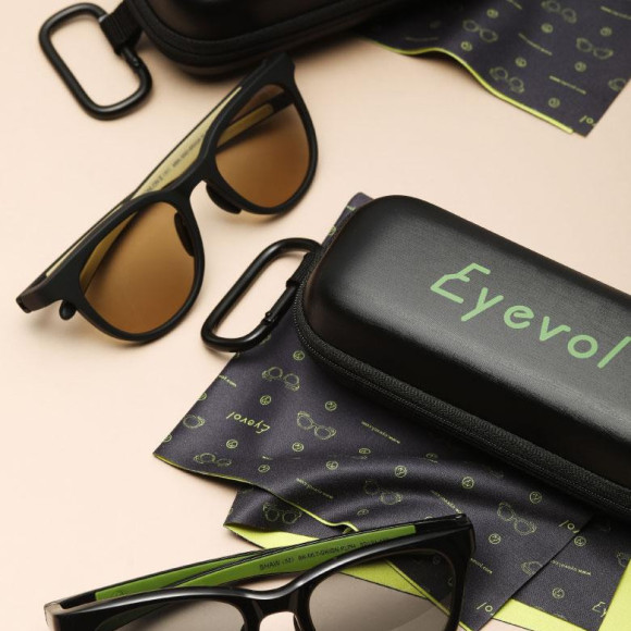 ファッション性と機能面の両立【Eyevol × POKER FACE】別注サングラスのご紹介