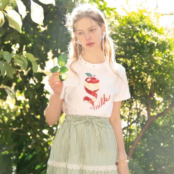 MILK / Apple Talk Tシャツ