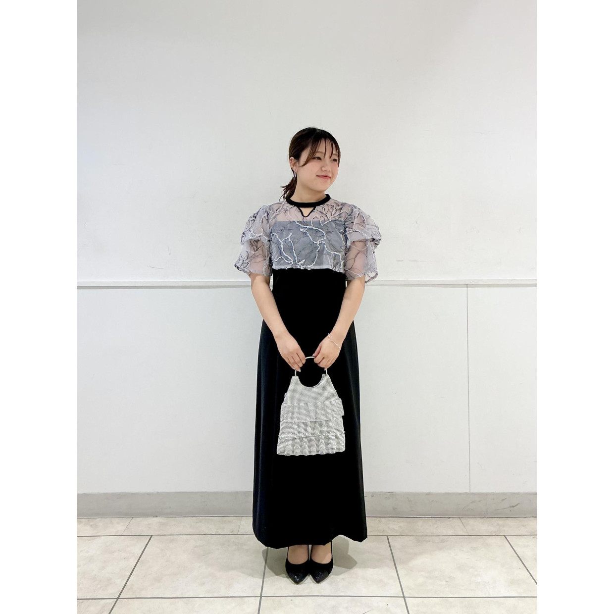 フラワーモール刺繍ネックブラウス×Ｉラインキャミソールドレス
