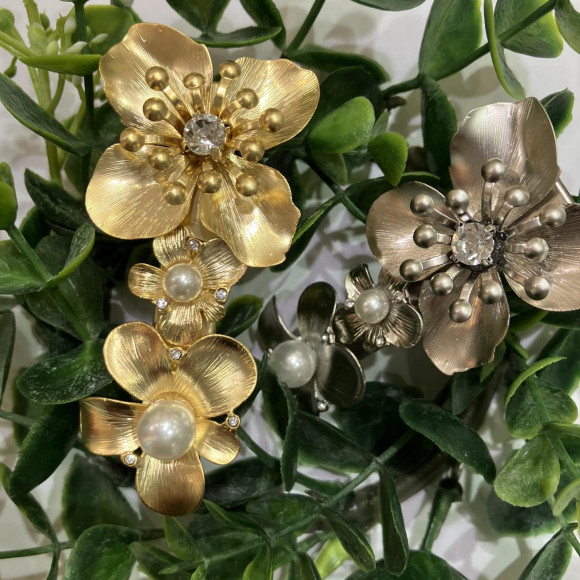 ☆メタルフラワーヘアクリップ