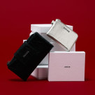  ZUCCa/EMBOSSウォレット